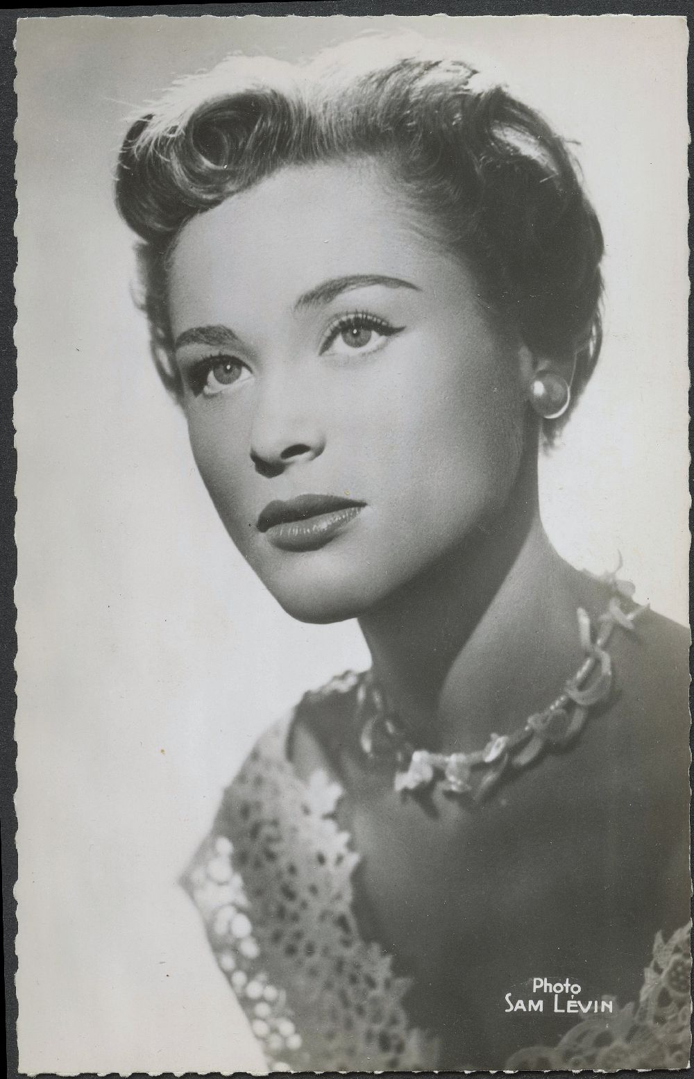 (image for) Bella Darvi #0004